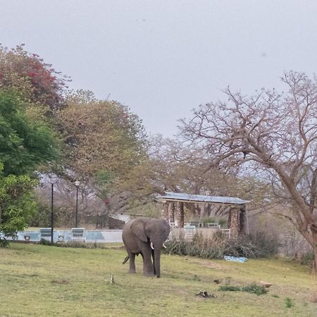 Musungwa Safari Lodge Shanjungu ภายนอก รูปภาพ
